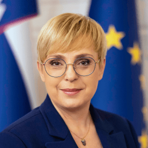 Uradna foto-Nataša Pirc Musar spletna_stran