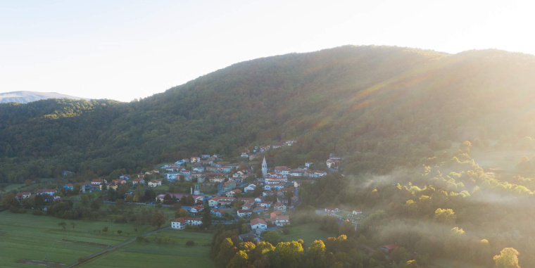 Pripovedovalski večer in meje v Mitskem parku Rodik