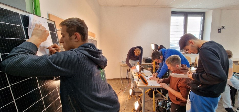 Raziskovalci v šolah – znanost, ki navdihuje prihodnost